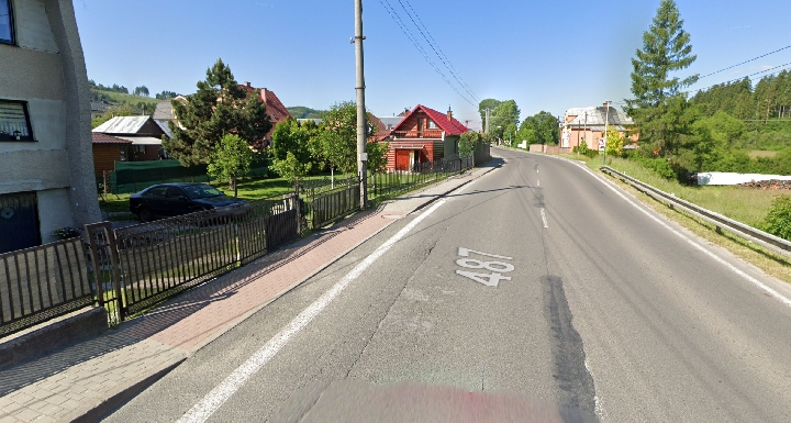 Chodník súbežný s cestou II/487